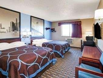 Super 8 By Wyndham Roseville/Detroit Area Rom bilde