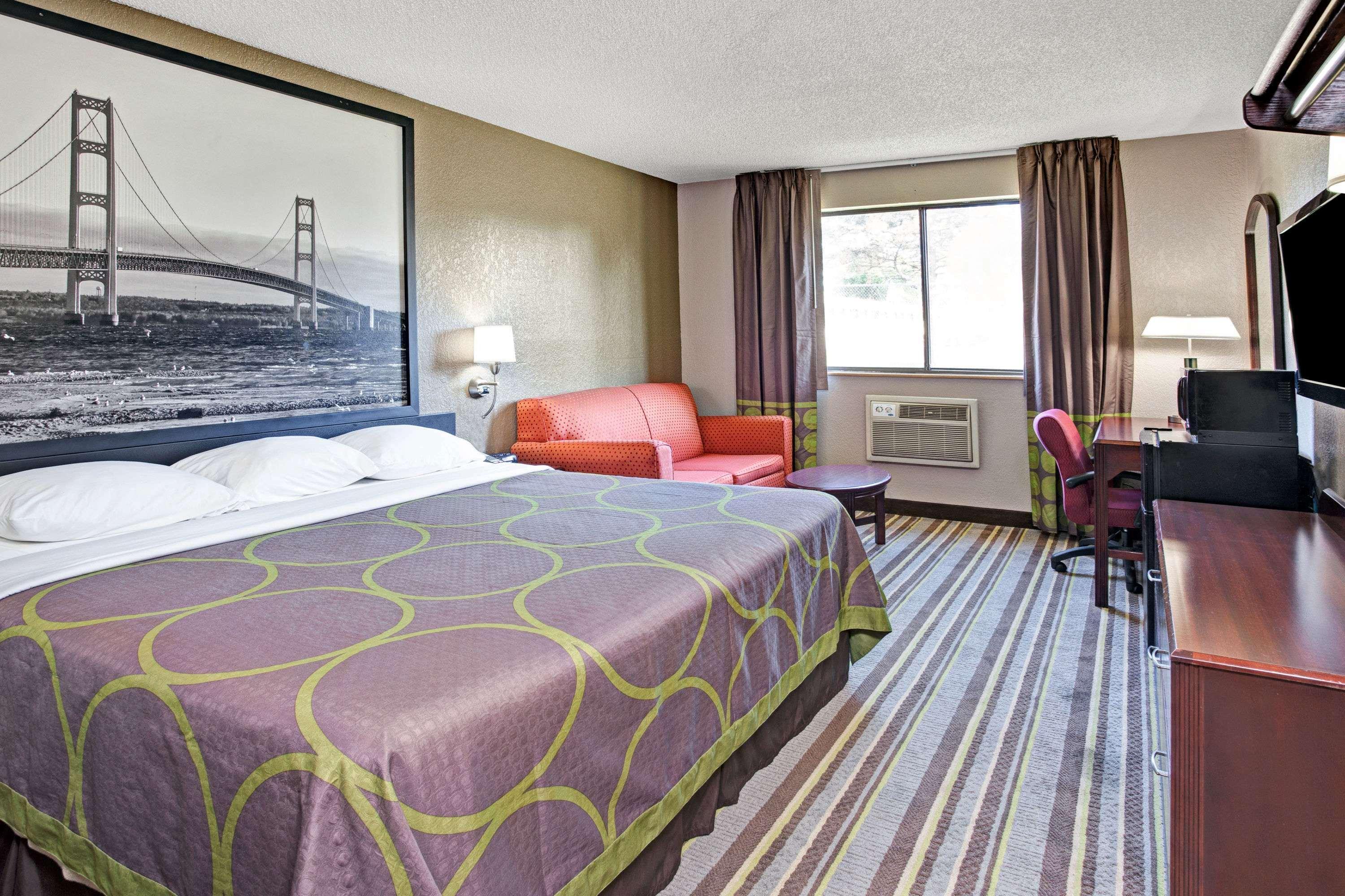 Super 8 By Wyndham Roseville/Detroit Area Eksteriør bilde